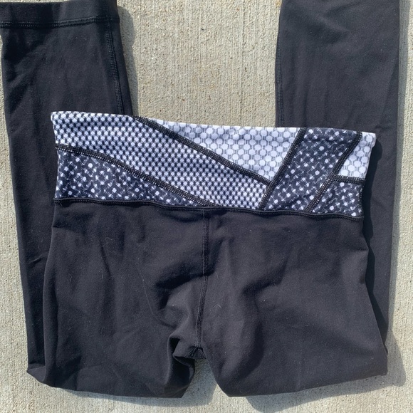 Lululemon Capris Leggings Black Size 4 - Picture 2 of 4